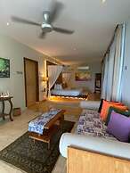 Ambong Pool Villas