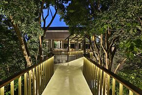 Ambong Pool Villas