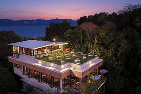 Ambong Pool Villas