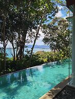 Ambong Pool Villas