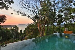 Ambong Pool Villas