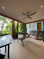 Ambong Pool Villas