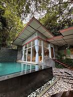 Ambong Pool Villas