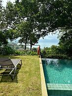 Ambong Pool Villas