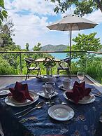 Ambong Pool Villas