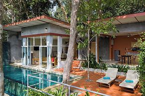 Ambong Pool Villas