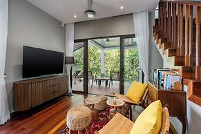 Ambong Pool Villas