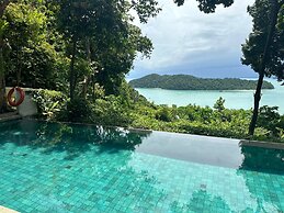 Ambong Pool Villas