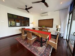 Ambong Pool Villas