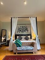 Ambong Pool Villas