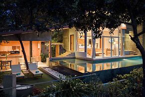 Ambong Pool Villas