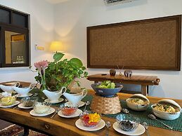 Ambong Pool Villas