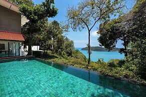 Ambong Pool Villas