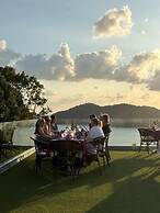 Ambong Pool Villas