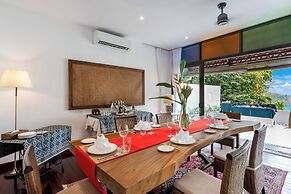 Ambong Pool Villas