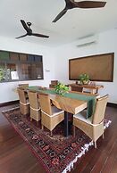Ambong Pool Villas