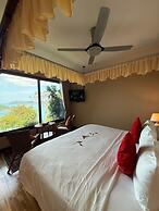 Ambong Pool Villas