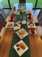Ambong Pool Villas