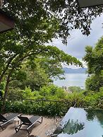 Ambong Pool Villas