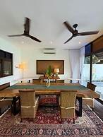Ambong Pool Villas
