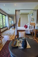 Ambong Pool Villas