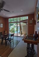 Ambong Pool Villas