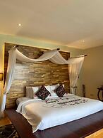 Ambong Pool Villas