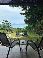 Ambong Pool Villas