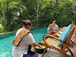 Ambong Pool Villas