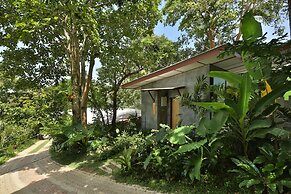 Ambong Pool Villas