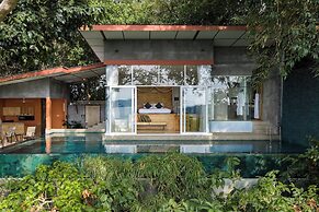 Ambong Pool Villas