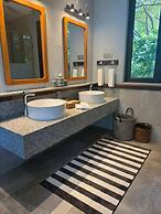 Ambong Pool Villas