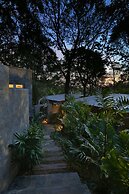 Ambong Pool Villas