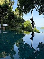 Ambong Pool Villas