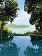 Ambong Pool Villas