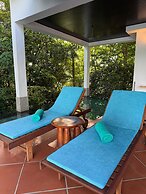 Ambong Pool Villas