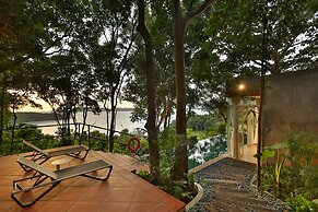 Ambong Pool Villas