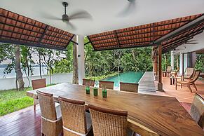 Ambong Pool Villas