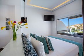 Tropicana Suites & Villas