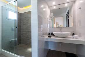 Tropicana Suites & Villas