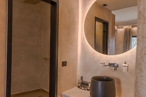 Tropicana Suites & Villas