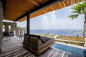 Tropicana Suites & Villas