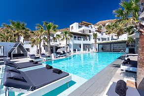 Tropicana Suites & Villas