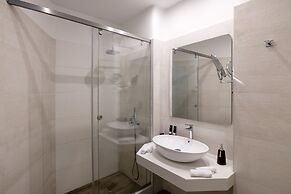 Tropicana Suites & Villas