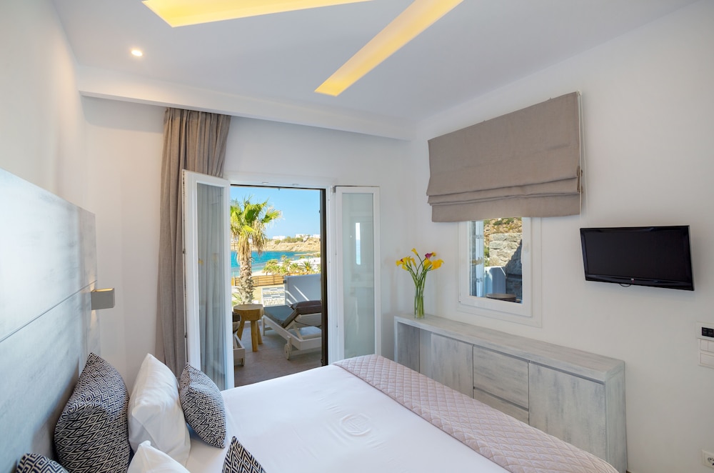 Tropicana Suites & Villas