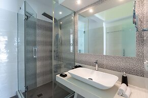 Tropicana Suites & Villas
