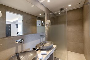 Tropicana Suites & Villas
