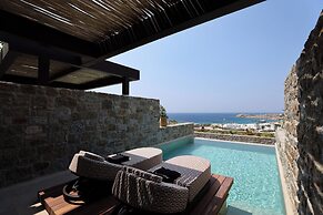 Tropicana Suites & Villas