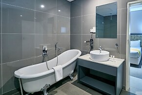Kalahari Arms Hotel