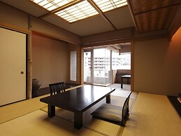 Atami Season Hotel